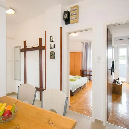 Apartment M In